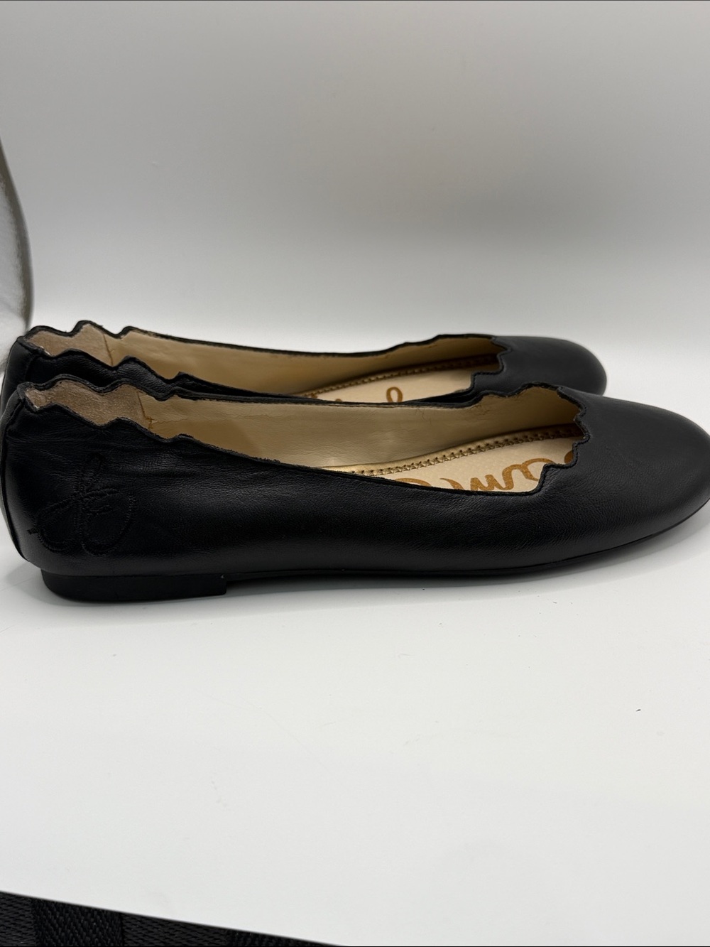 Sam Edelman Black Scalloped-Edge Leather Ballet Flats - Picture 4 of 8